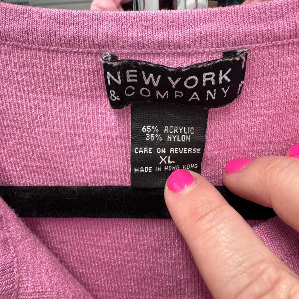 New York & Company | Vintage Sleeveless Sweater in Pink | size XL - Picture 2 of 3